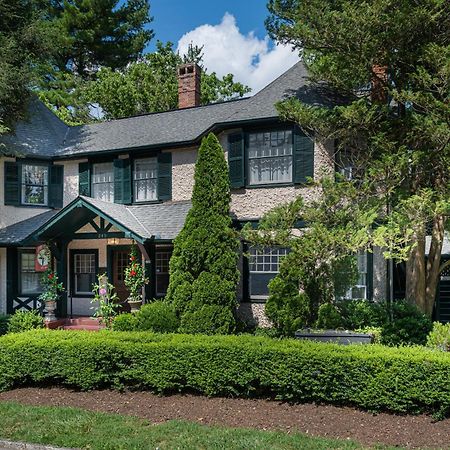 Pinecrest Bed & Breakfast Ашвил Екстериор снимка