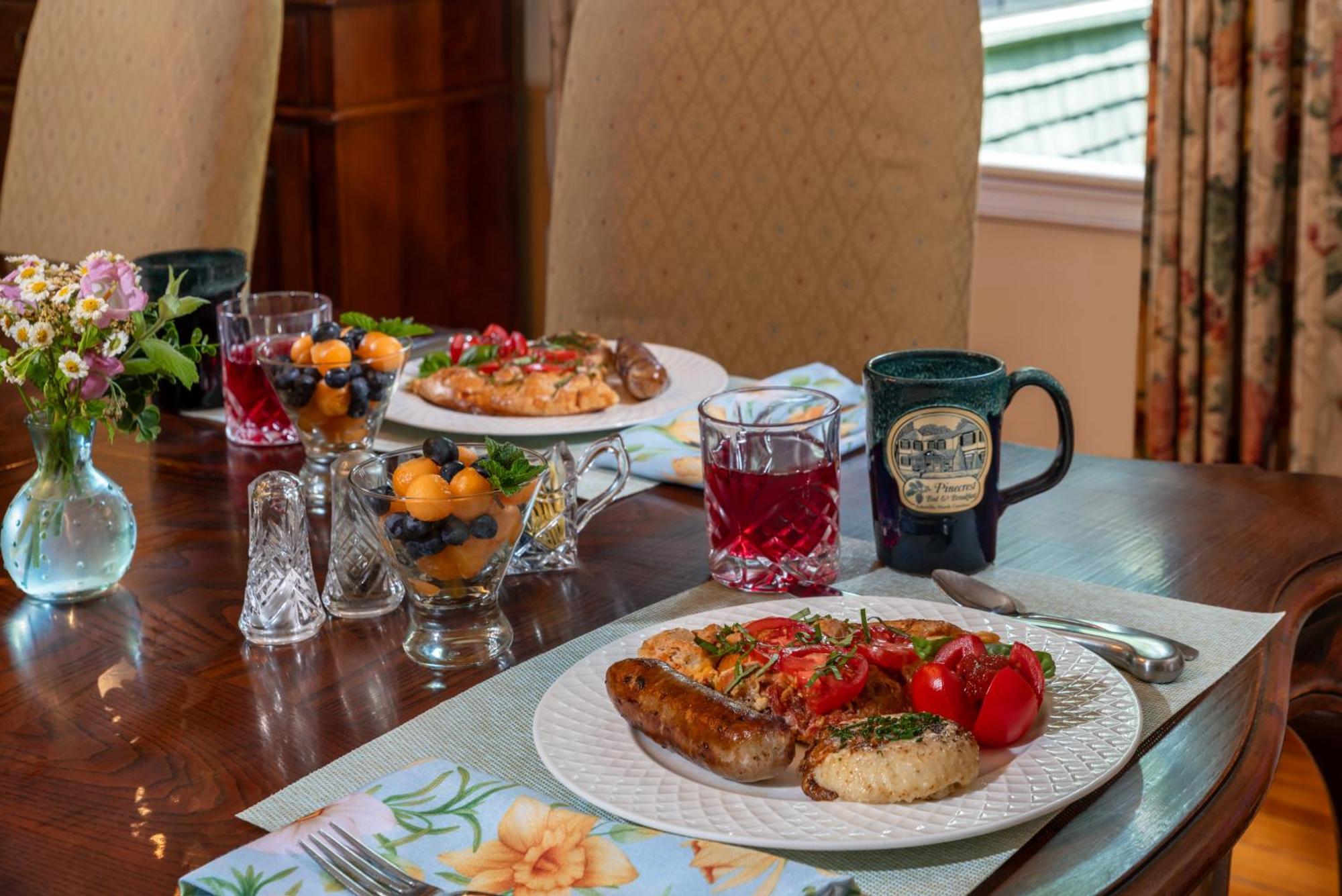 Pinecrest Bed & Breakfast Ашвил Екстериор снимка