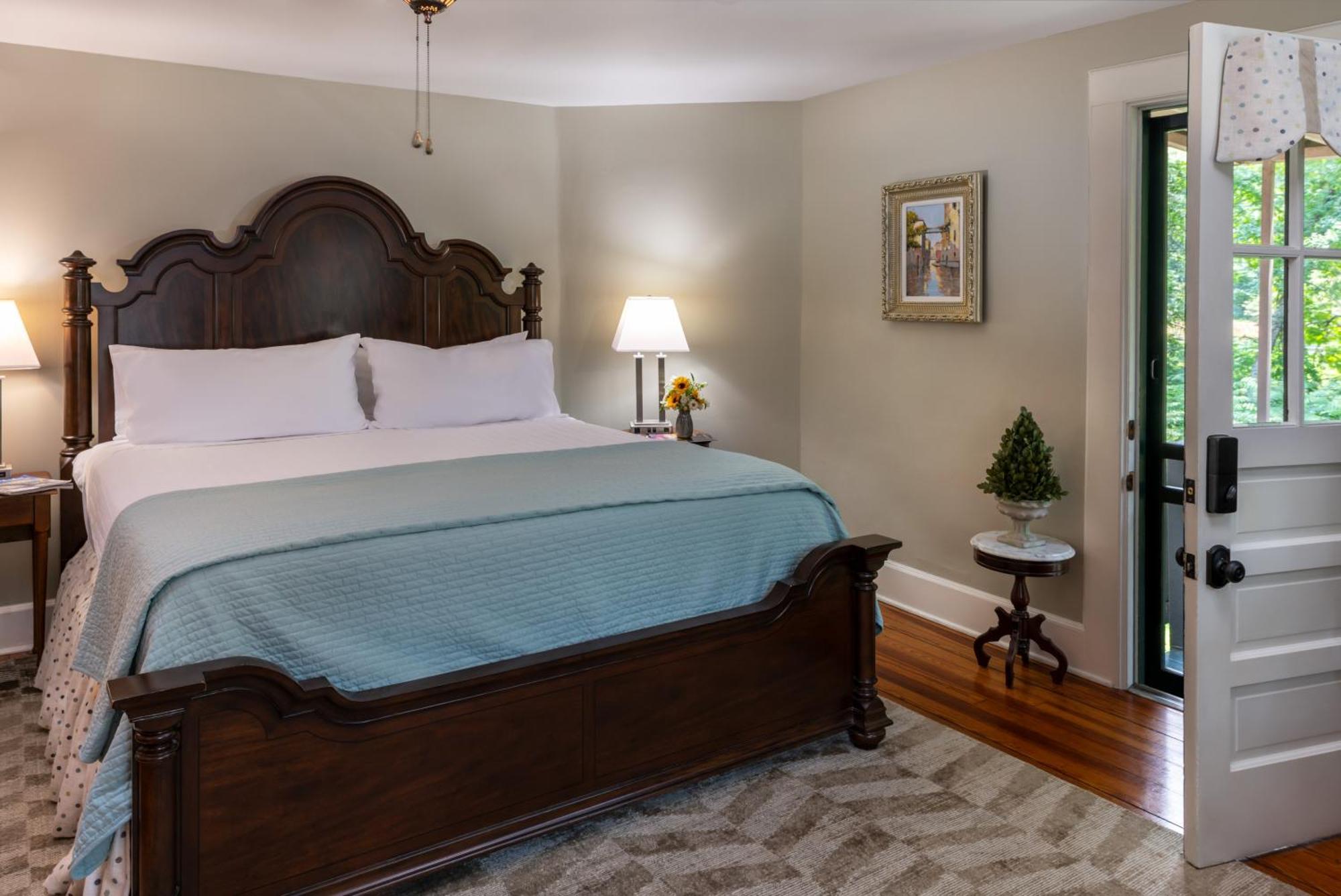 Pinecrest Bed & Breakfast Ашвил Екстериор снимка