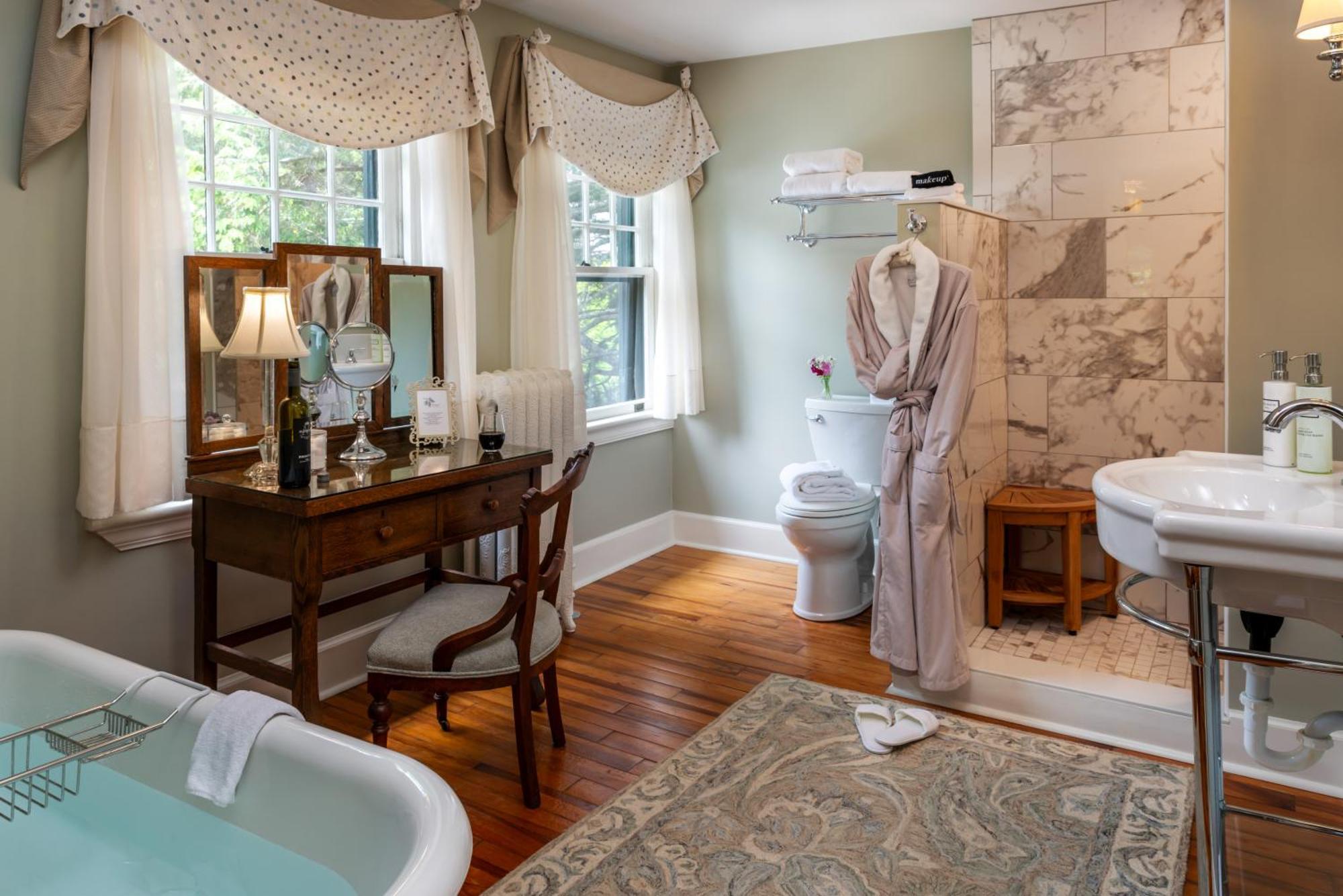 Pinecrest Bed & Breakfast Ашвил Екстериор снимка