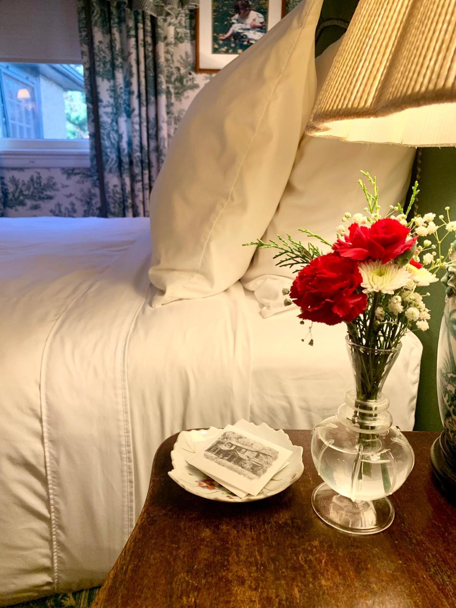 Pinecrest Bed & Breakfast Ашвил Екстериор снимка